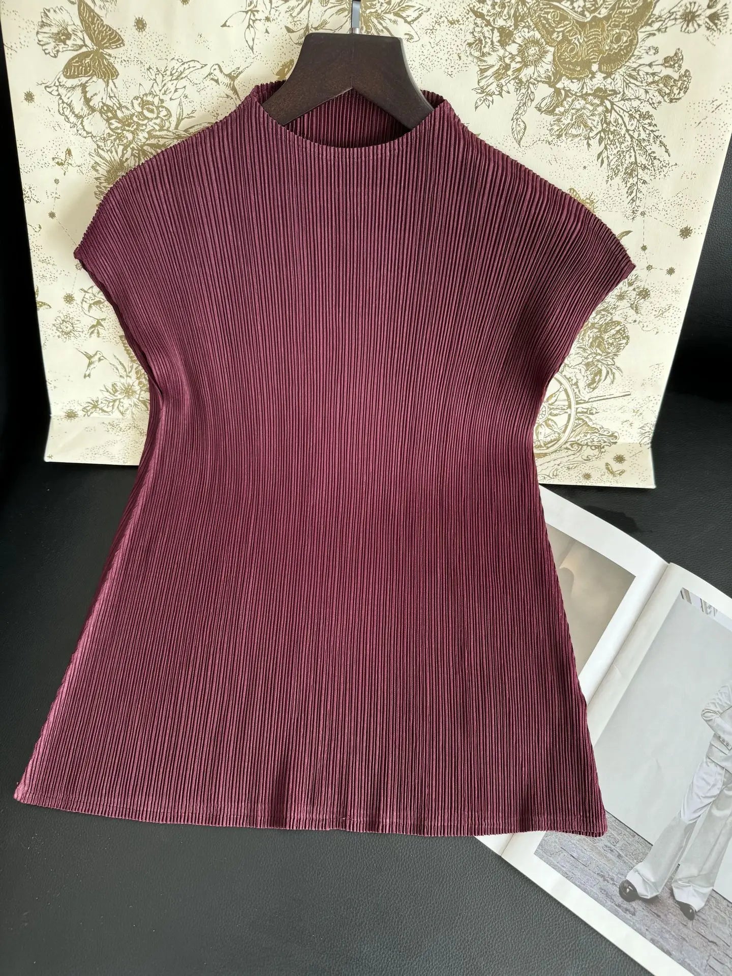 YUDXCN Women Pleated Top with Stand Up Collar
