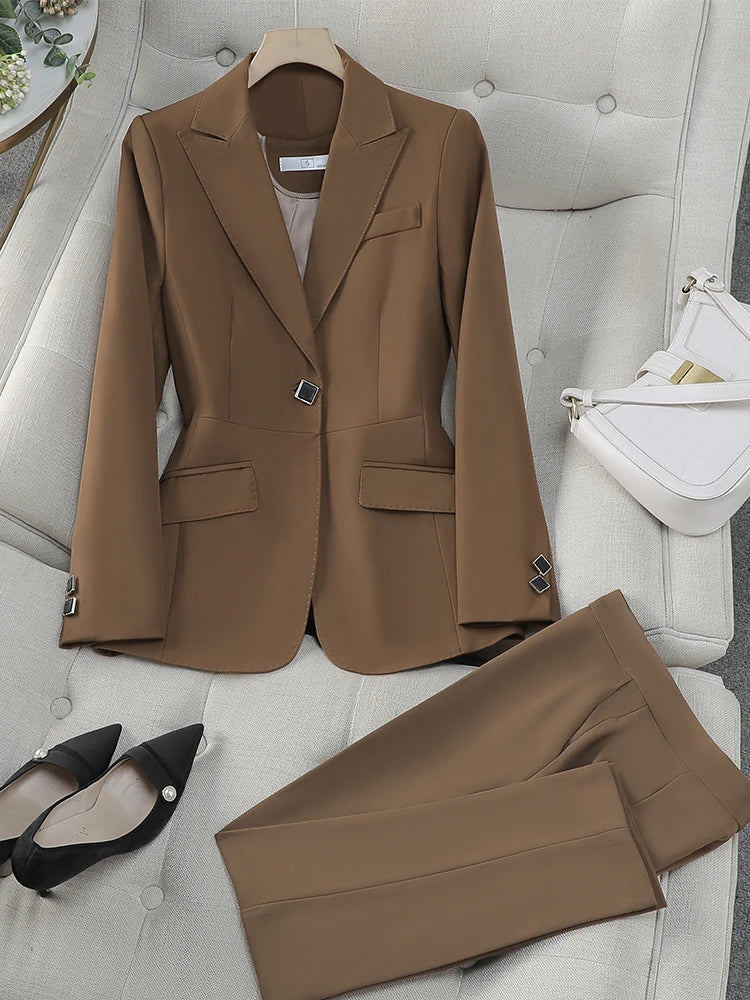 Elegant Women's Business Pant Suit for Office Wear