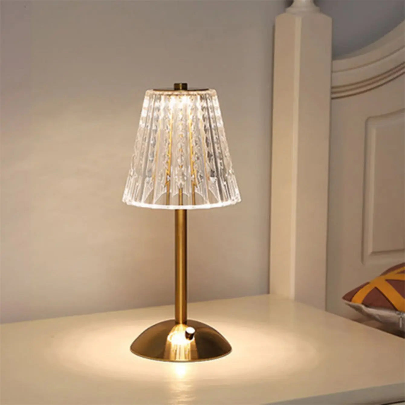 Luxury Diamond Crystal Table Lamp for Elegant Bedroom Ambiance