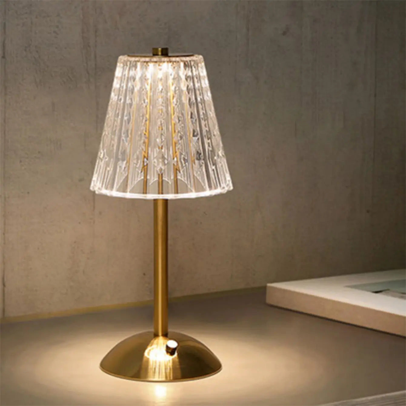 Luxury Diamond Crystal Table Lamp for Elegant Bedroom Ambiance