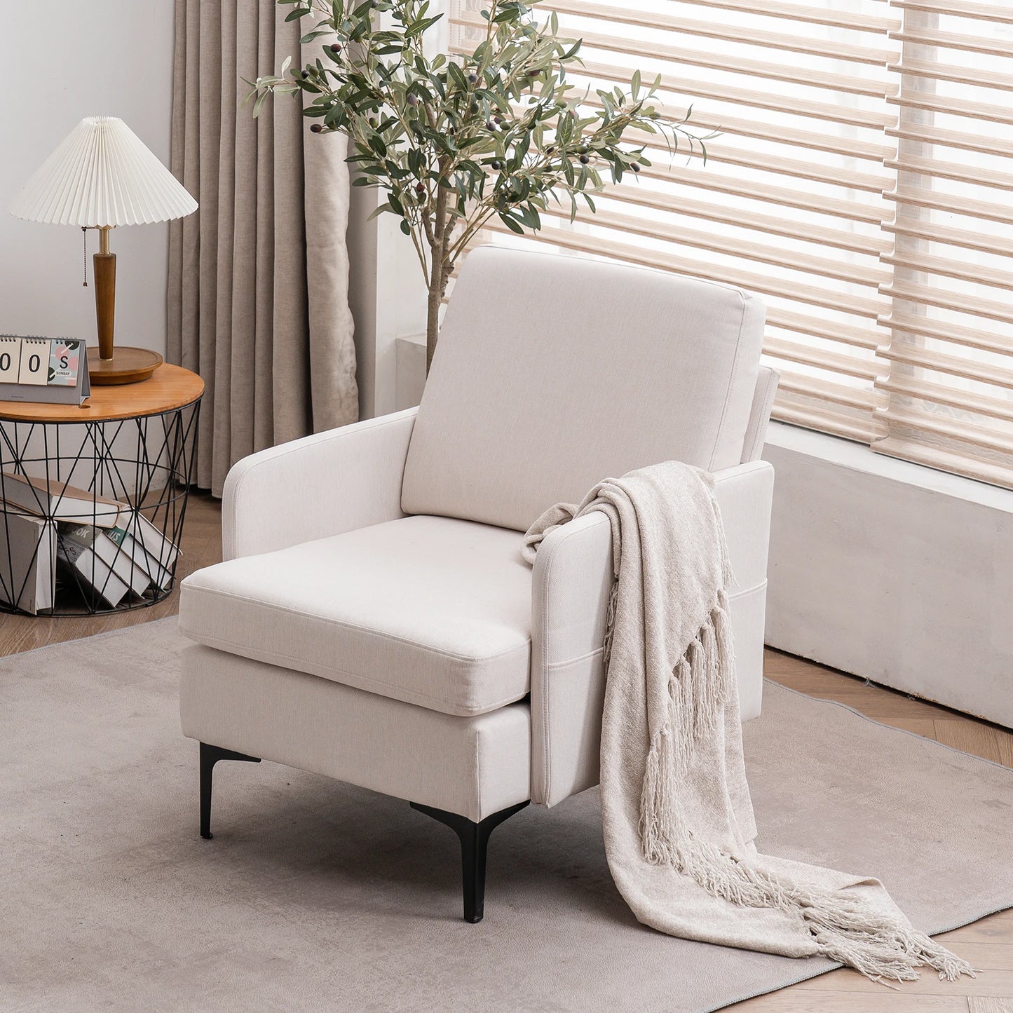 Comfy Modern Lounge Chair for Bedroom and Living Room